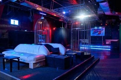 Porn sexclub - Submit Party is a safe and inclusive party designed specifically for women and trans folks to come and explore their fetishes. The parties range in size, from between 50 to 100 guests. The space includes large open areas, hideaways, private rooms, cubby holes, beds, and bondage equipment. 
